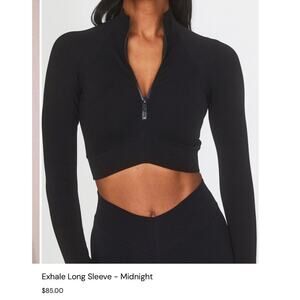 Joja Exhale Long Sleeve Midnight Black cropped athletic top half-zip $85 Med
